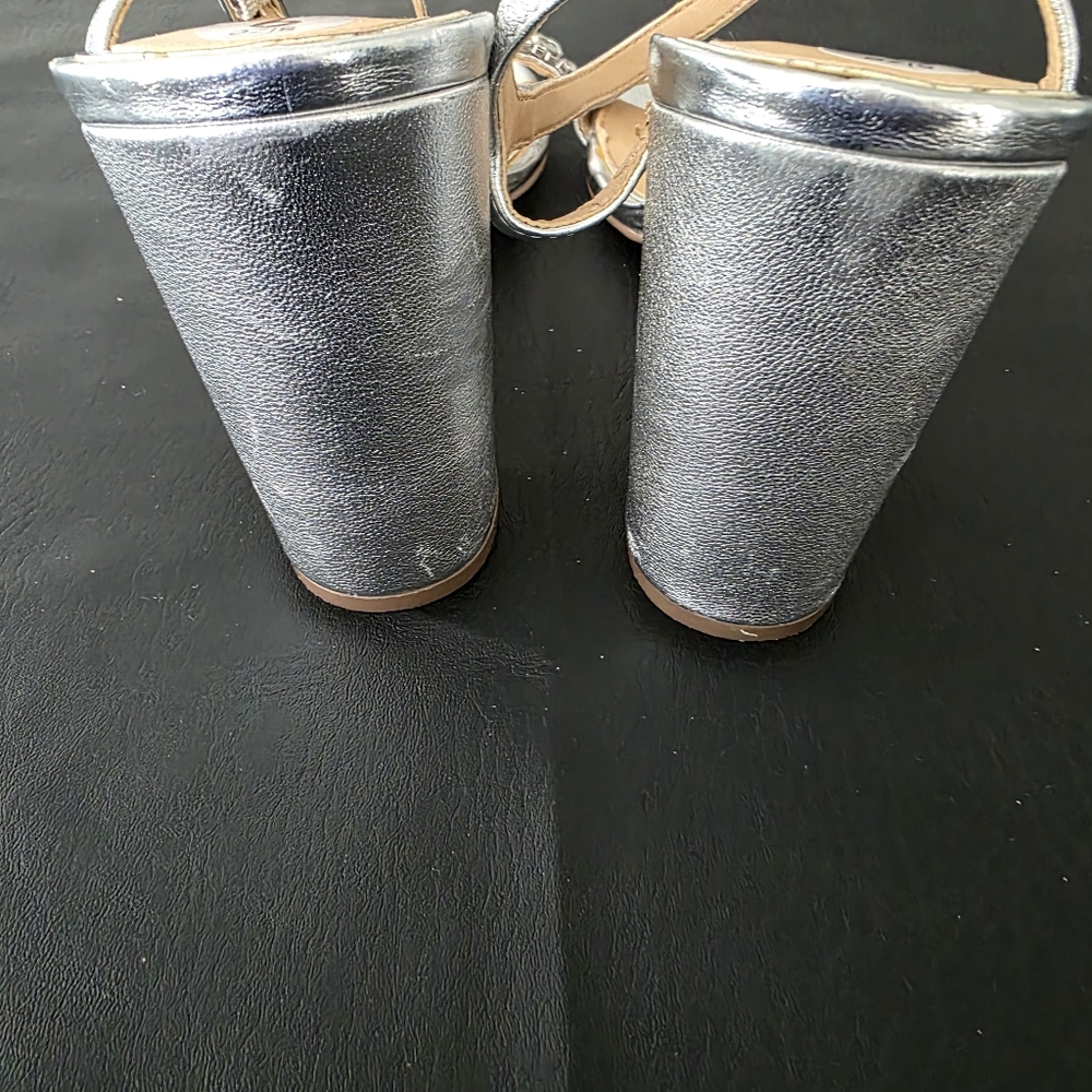 Jewel by Badgley Mischka Crystal Embellished Strappy Silver Block Heel Sandals 9 - Picture 6 of 6